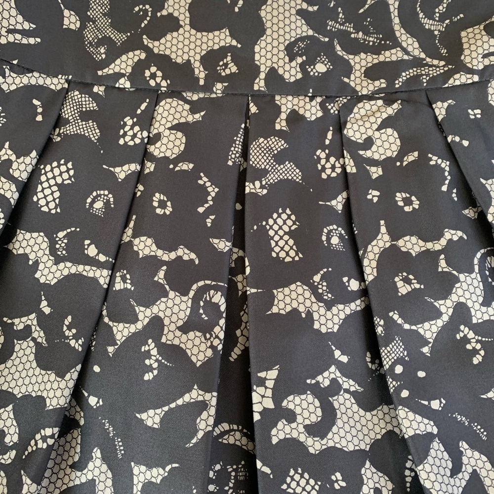 BANANA REPUBLIC Silk Skirt - Picture 3 of 5